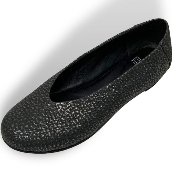 EILEEN FISHER Genuine All Around Leather Glamour Ballet Flats High Vamp US Sz 5 - Picture 1 of 9